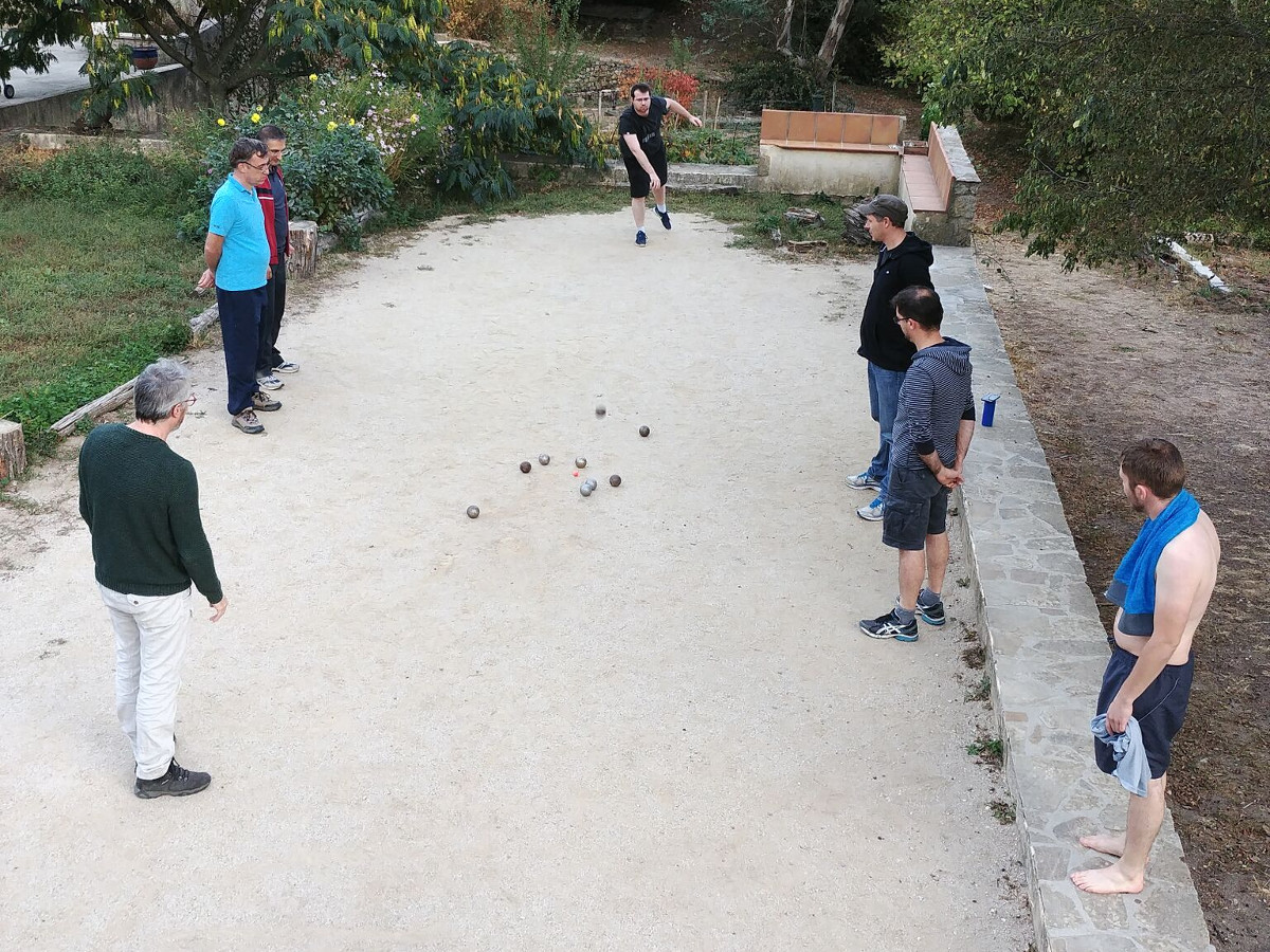 Pétanque et piscine